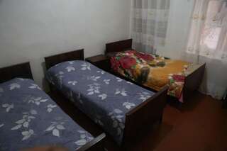 Гостевой дом N&N Guest House Местиа Четырехместный номер с видом на горы-6
